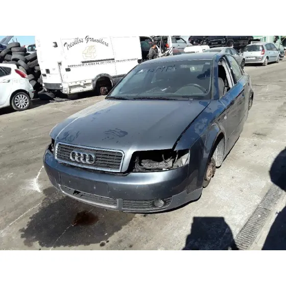 AUDI A4 BERLINA (8E) '2002 1.9 TDI GRIS