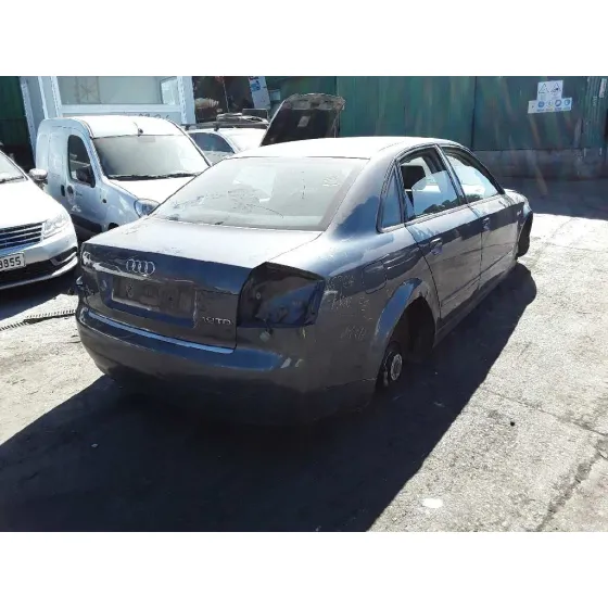 AUDI A4 BERLINA (8E) '2002 1.9 TDI GRIS