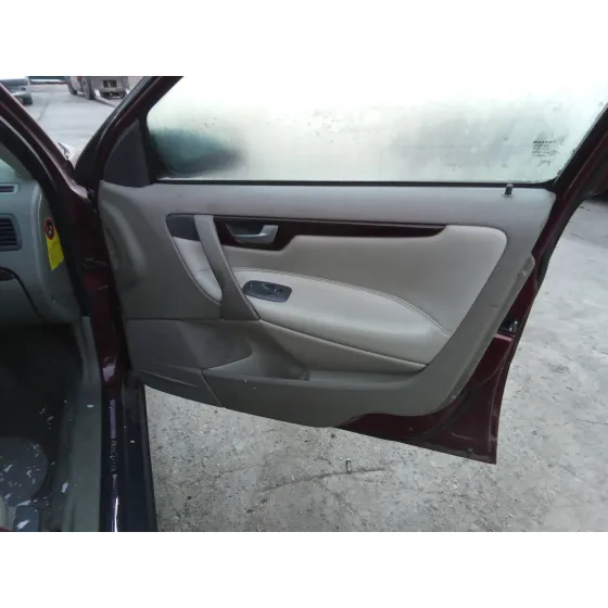 VOLVO S60 BERLINA '2001 2.4 CAT GRANATE