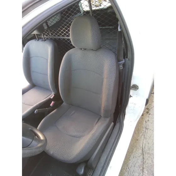 RENAULT CLIO II FASE II (B/CB0) '2008 1.5 DCI DIESEL BLANCO