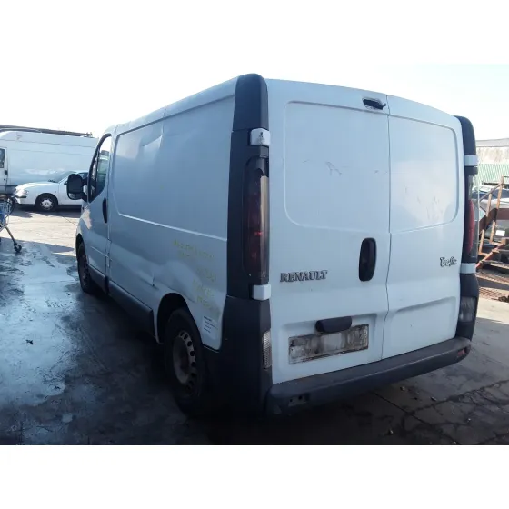 RENAULT TRAFIC CAJA CERRADA (AB 4.01) '2005 1.9 DIESEL BLANCO
