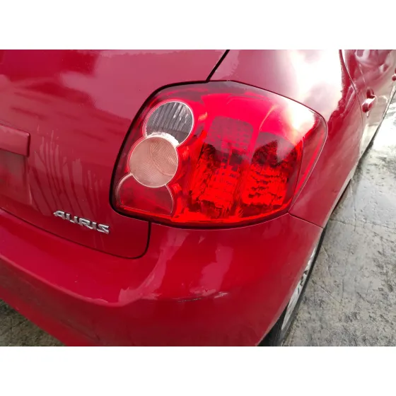 TOYOTA AURIS '2008 1.6 16V CAT ROJO