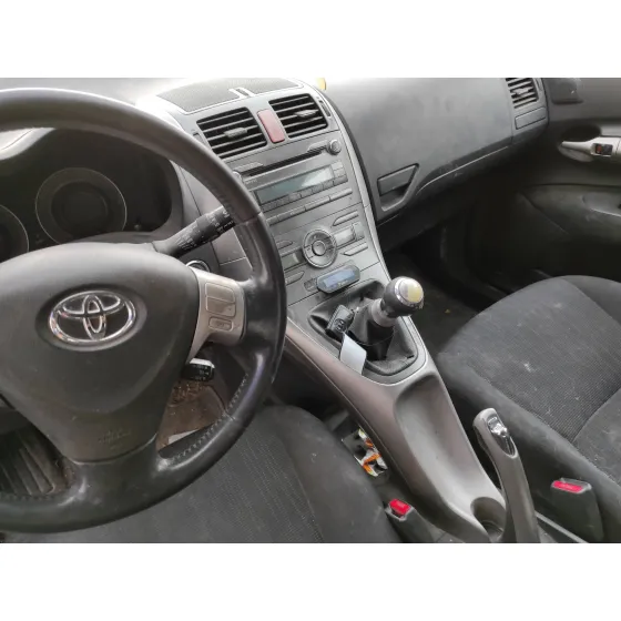 TOYOTA AURIS '2008 1.6 16V CAT ROJO