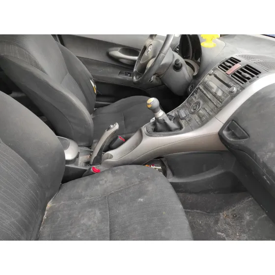 TOYOTA AURIS '2008 1.6 16V CAT ROJO