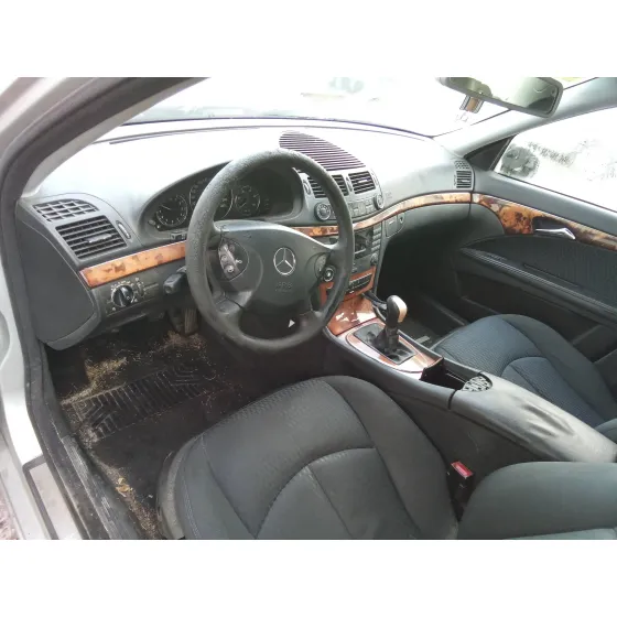 MERCEDES CLASE E (W211) BERLINA '2003 2.7 CDI CAT PLATA
