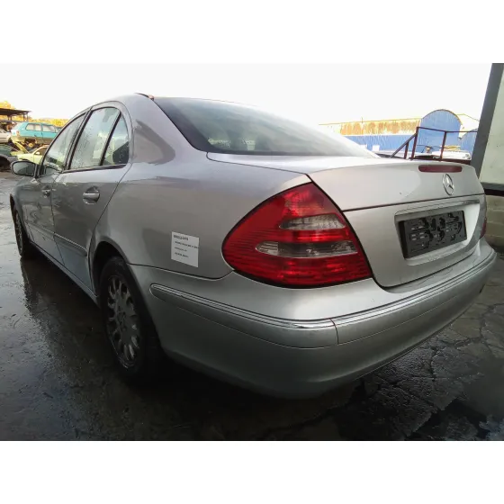 MERCEDES CLASE E (W211) BERLINA '2003 2.7 CDI CAT PLATA