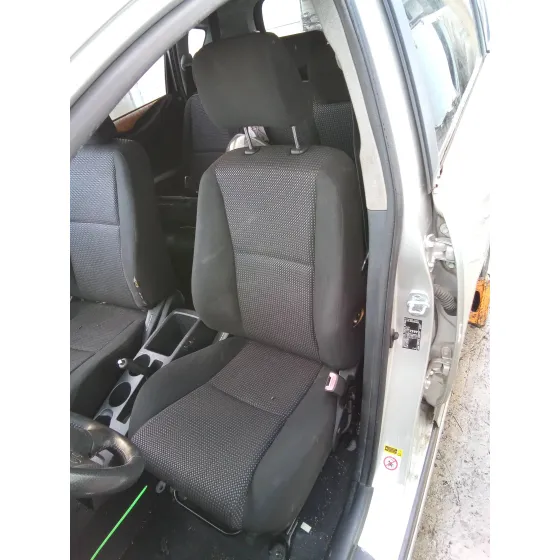 TOYOTA COROLLA VERSO (R1) '2006 2.2 D-CAT PLATA