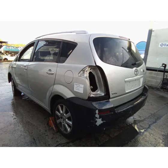TOYOTA COROLLA VERSO (R1) '2006 2.2 D-CAT PLATA