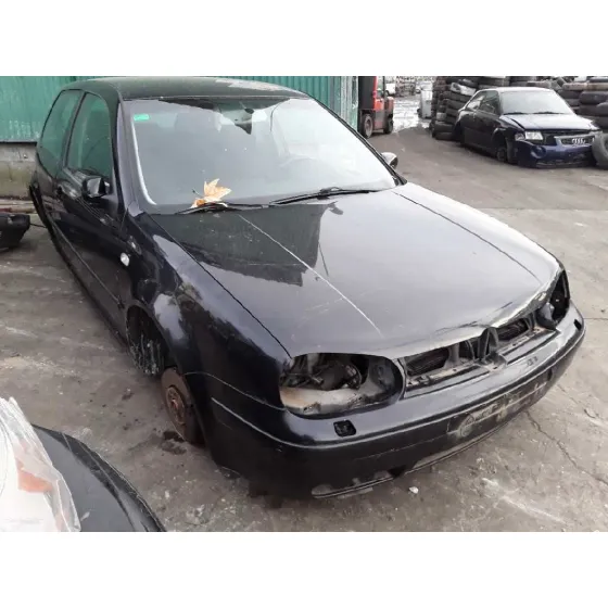 VOLKSWAGEN GOLF IV BERLINA (1J1) '2002 1.8 20V TURBO NEGRO