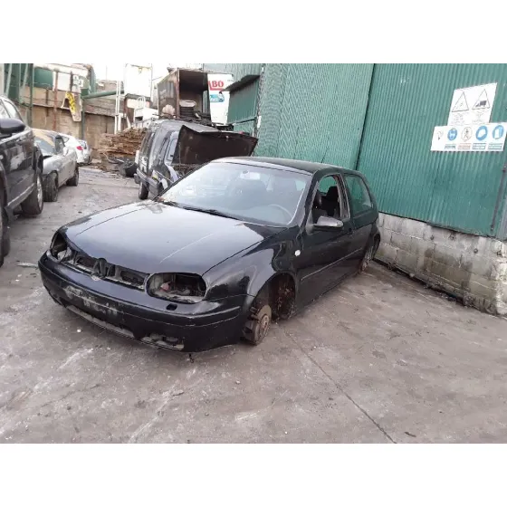 VOLKSWAGEN GOLF IV BERLINA (1J1) '2002 1.8 20V TURBO NEGRO