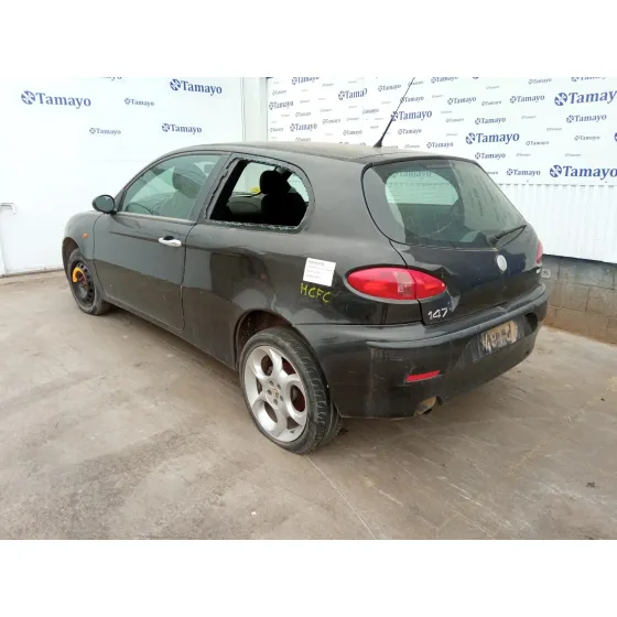 ALFA ROMEO 147 (190) '2004 1.6 T.SPARK DISTINCTIVE NEGRO