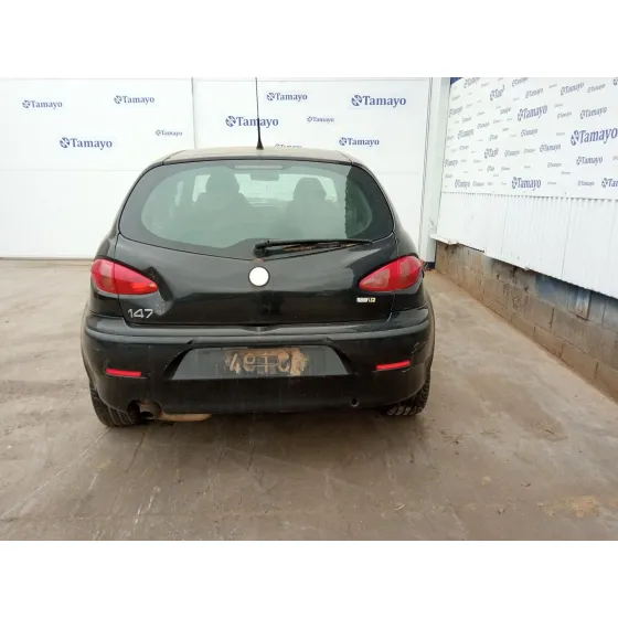 ALFA ROMEO 147 (190) '2004 1.6 T.SPARK DISTINCTIVE NEGRO