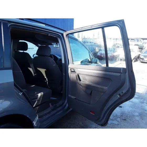 VOLKSWAGEN TOURAN (1T1) '2003 1.9 TDI GRIS