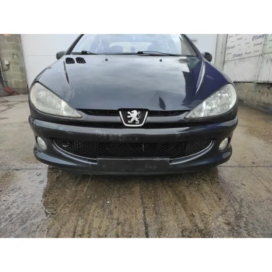 PEUGEOT 206 BERLINA '2005 1.4 HDI NEGRO
