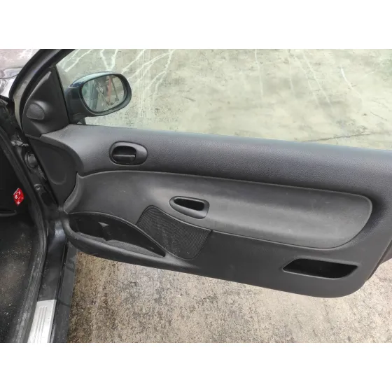 PEUGEOT 206 BERLINA '2005 1.4 HDI NEGRO