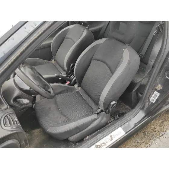 PEUGEOT 206 BERLINA '2005 1.4 HDI NEGRO