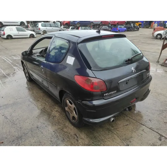 PEUGEOT 206 BERLINA '2005 1.4 HDI NEGRO