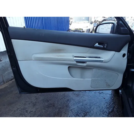 VOLVO C30 '2011 1.6 DIESEL CAT NEGRO