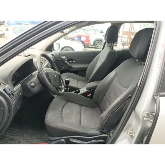 Renault LAGUNA II GRANDTOUR (KG0/1_) 2005