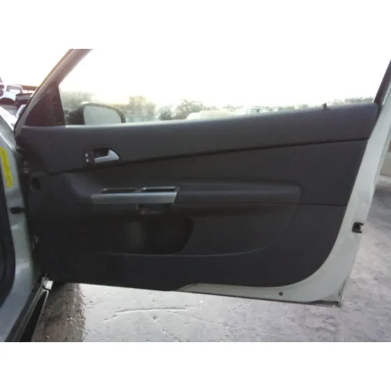 VOLVO C30 '2006 2.0 DIESEL CAT CREMA