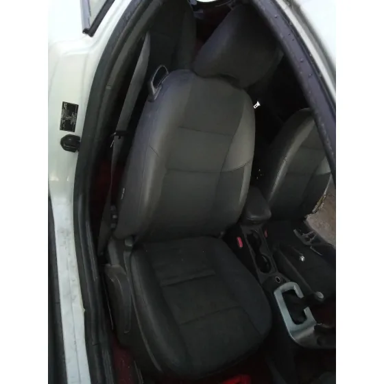 VOLVO C30 '2006 2.0 DIESEL CAT CREMA