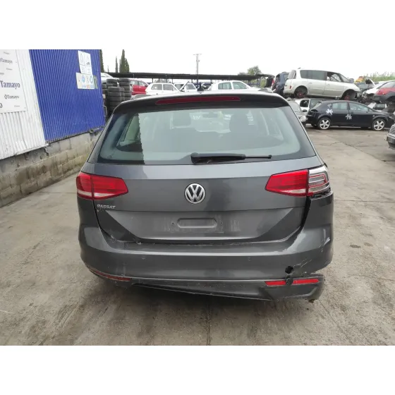 VOLKSWAGEN PASSAT VARIANT (3G5) '2015 1.6 TDI DPF GRIS OSCURO