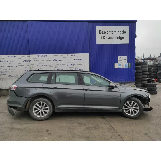 VOLKSWAGEN PASSAT VARIANT (3G5) '2015 1.6 TDI DPF GRIS OSCURO
