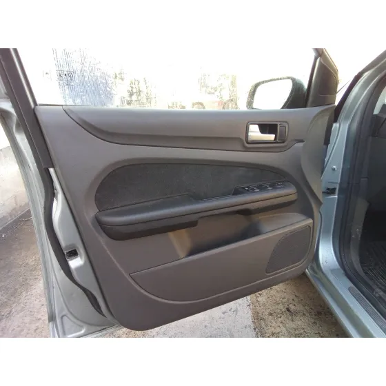 FORD FOCUS BERLINA (CAP) '2005 2.0 TDCI CAT PLATA