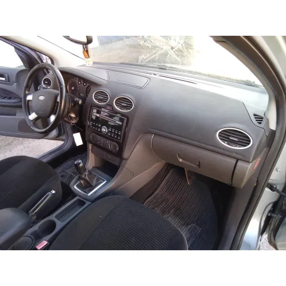 FORD FOCUS BERLINA (CAP) '2005 2.0 TDCI CAT PLATA