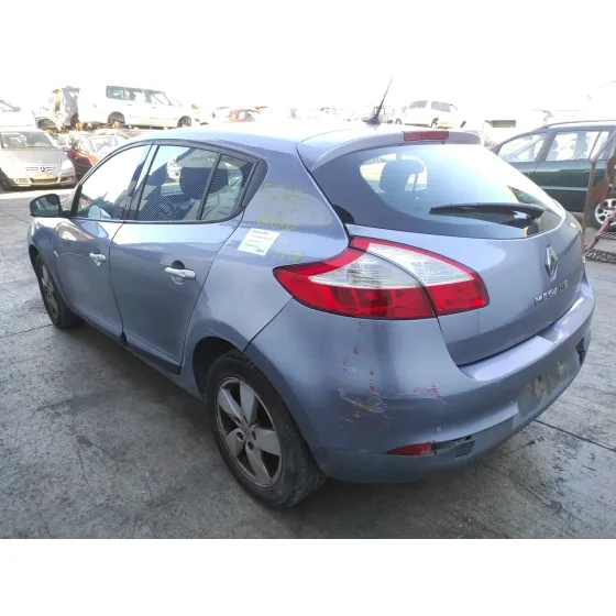RENAULT MEGANE III BERLINA 5 P '2011 1.5 DCI DIESEL FAP GRIS