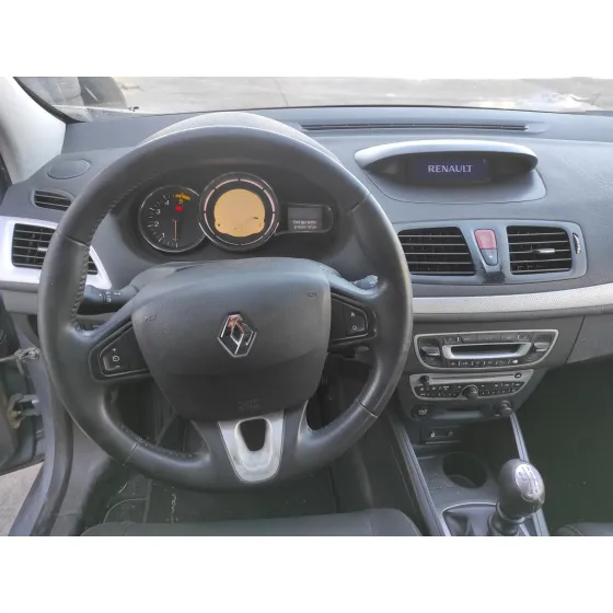 RENAULT MEGANE III BERLINA 5 P '2011 1.5 DCI DIESEL FAP GRIS