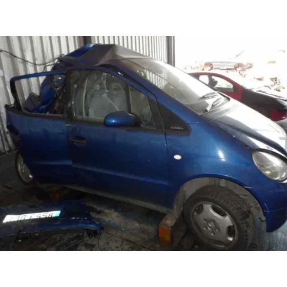 MERCEDES CLASE A (W168) '1997 1.4 CAT AZUL