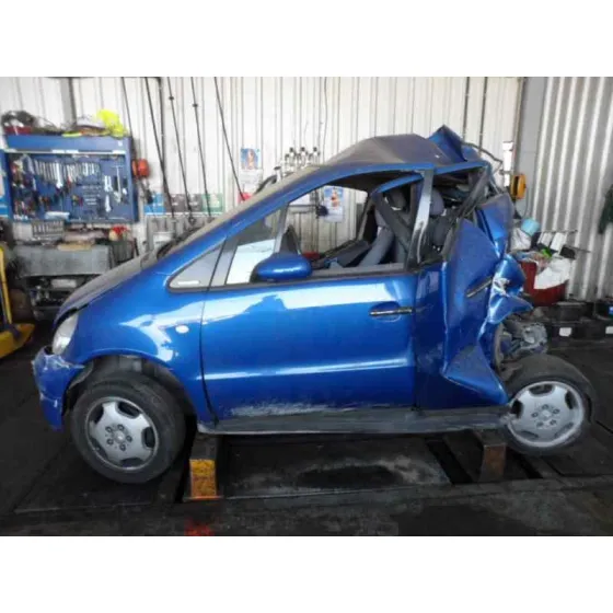 MERCEDES CLASE A (W168) '1997 1.4 CAT AZUL