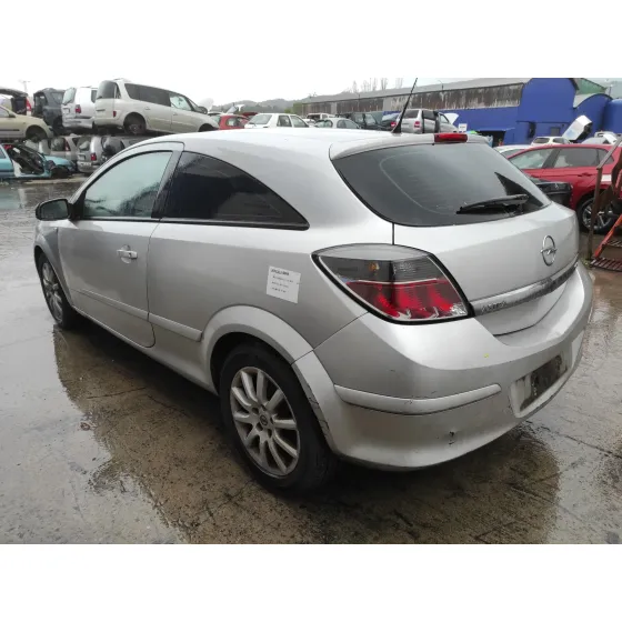 OPEL ASTRA GTC '2005 1.7 16V CDTI PLATA