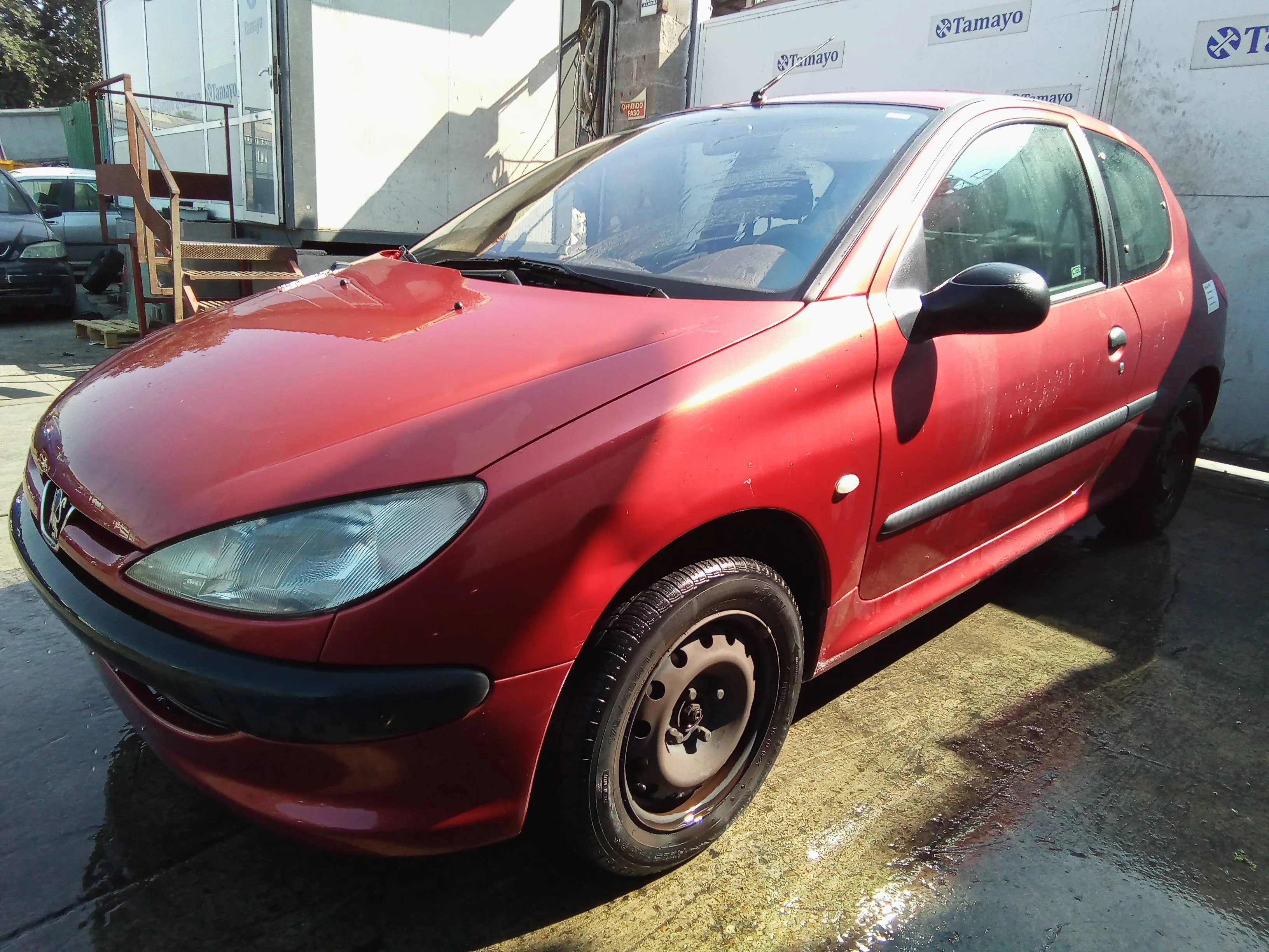 PEUGEOT 206 BERLINA PEUGEOT 206 BERLINA '2001 1.4 GRANATE 1998