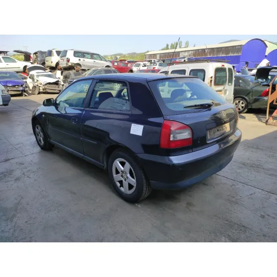AUDI A3 (8L) '2002 1.9 TDI NEGRO