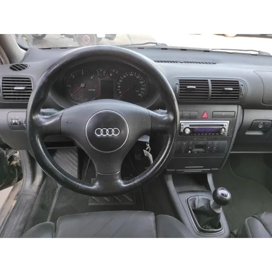 AUDI A3 (8L) '2002 1.9 TDI NEGRO
