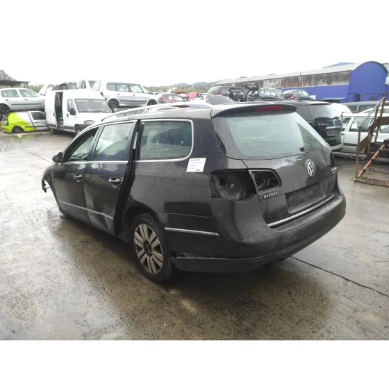 VOLKSWAGEN PASSAT VARIANT (3C5) '2005 * NEGRO