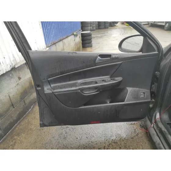 VOLKSWAGEN PASSAT VARIANT (3C5) '2005 * NEGRO