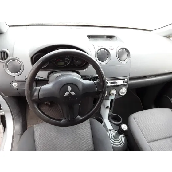 MITSUBISHI COLT BERLINA 5 (Z30A) '2004 *