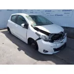 TOYOTA YARIS TOYOTA YARIS '2013 1.3 16V CAT BLANCO 2011