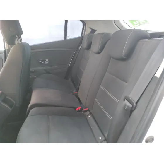 RENAULT MEGANE III BERLINA 5 P '2014 1.5 DCI DIESEL FAP
