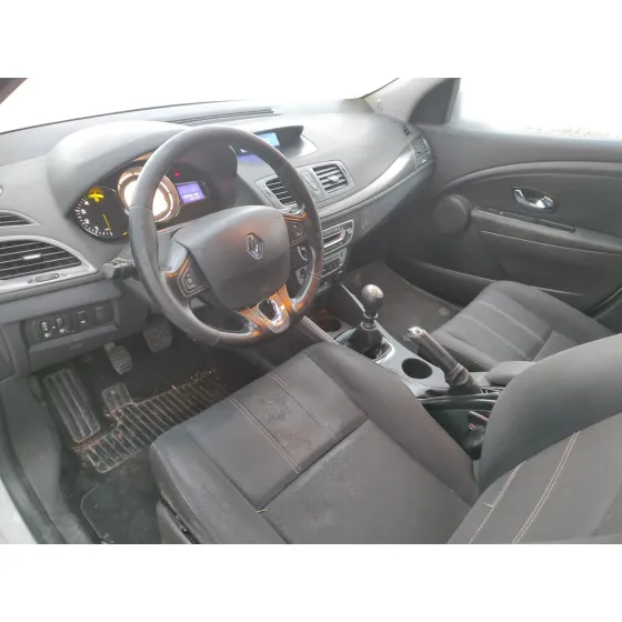 RENAULT MEGANE III BERLINA 5 P '2014 1.5 DCI DIESEL FAP