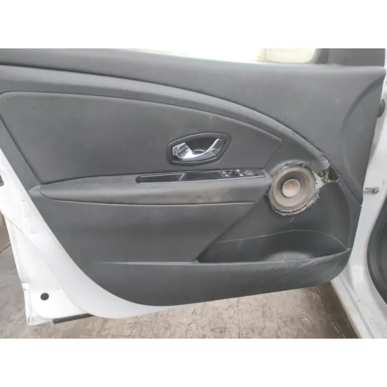 RENAULT MEGANE III BERLINA 5 P '2014 1.5 DCI DIESEL FAP