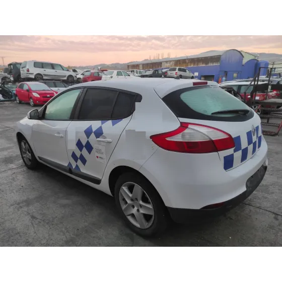 RENAULT MEGANE III BERLINA 5 P '2014 1.5 DCI DIESEL FAP