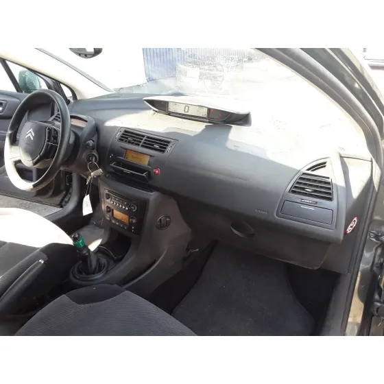CITROEN C4 BERLINA '2005 1.6 16V HDI VERDE