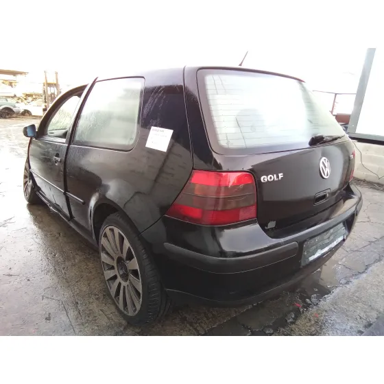 VOLKSWAGEN GOLF IV BERLINA (1J1) '2001 1.9 TDI NEGRO