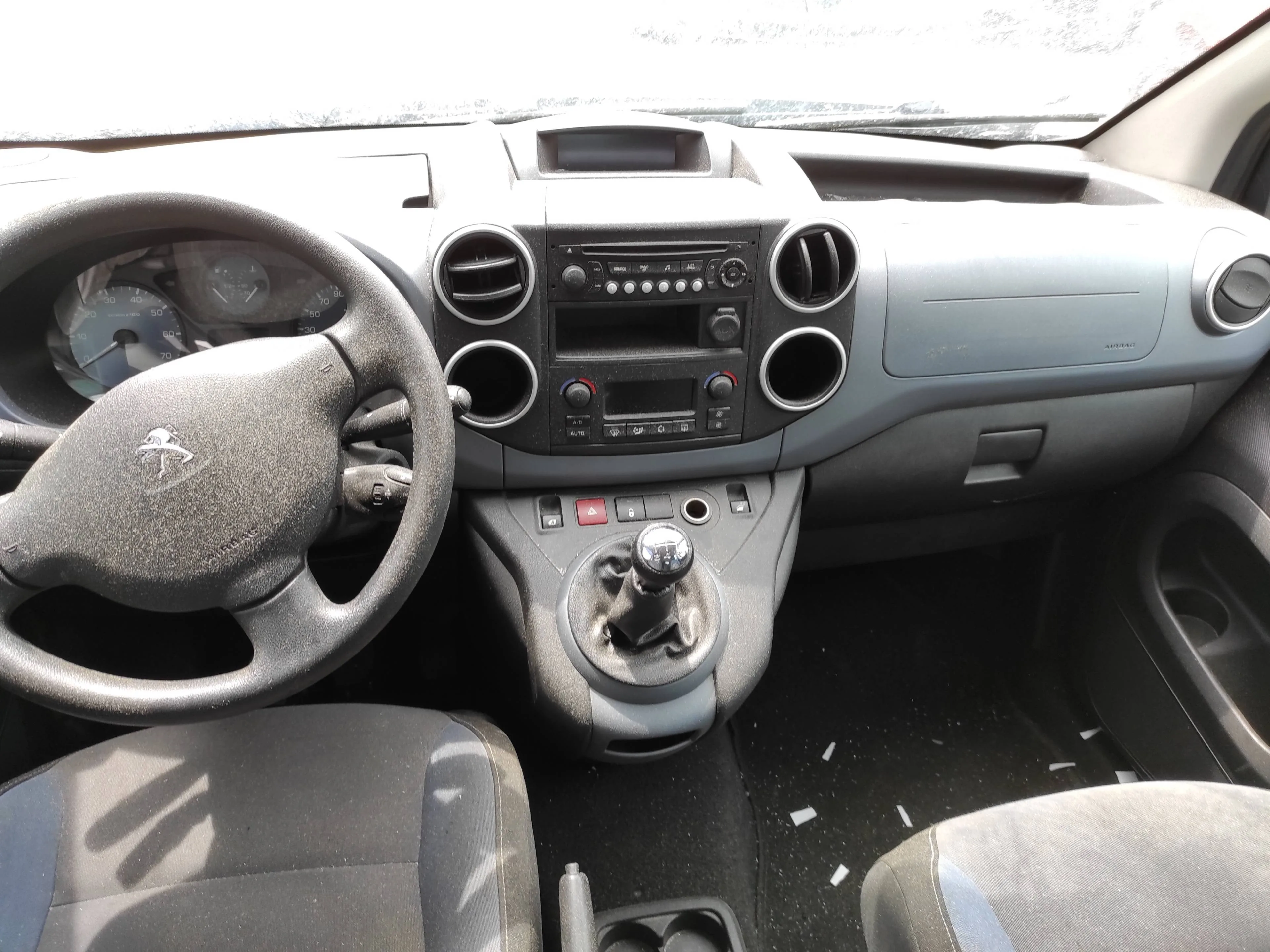 PEUGEOT PARTNER KOMBI PEUGEOT PARTNER KOMBI '2014 1.6 16V HDI FAP GRIS OSCURO 2008