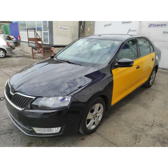 SKODA RAPID '2015 1.6 TDI DPF NEGRO AMARILLO