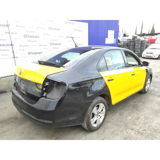 SKODA RAPID '2015 1.6 TDI DPF NEGRO AMARILLO